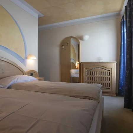 Hotel La Suisse 4*
